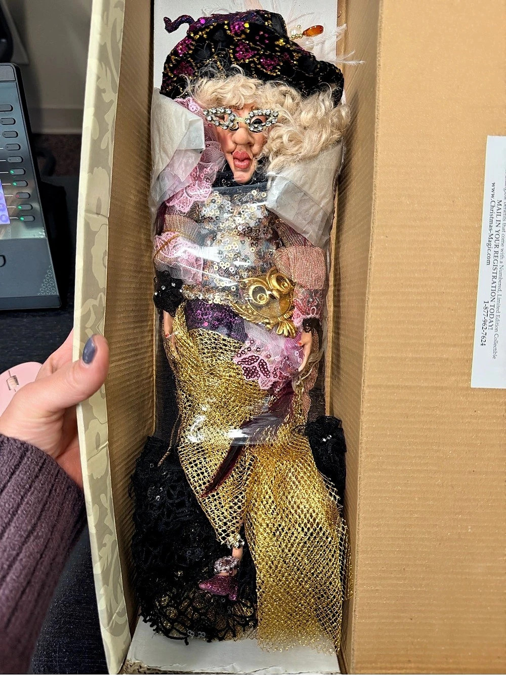 Mark Roberts Catty Court Witch, Sm Figurine with stand